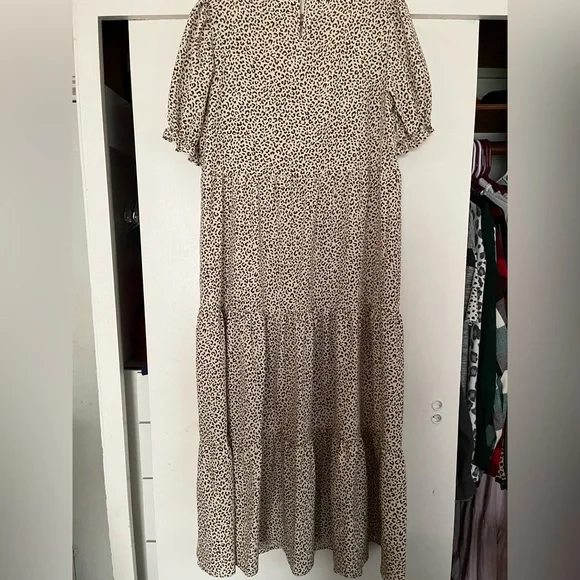 SOLD-Women’s Shein Leopard Print Maxi Dress - Picture 4 of 6